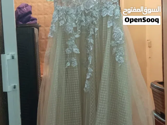 فستان سهره جديد للبيع بسعر مناسب