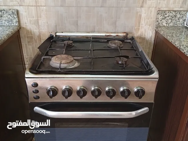 فرن للبيع بحالة جيدة وبدون اعطال شوف الصور للبيع