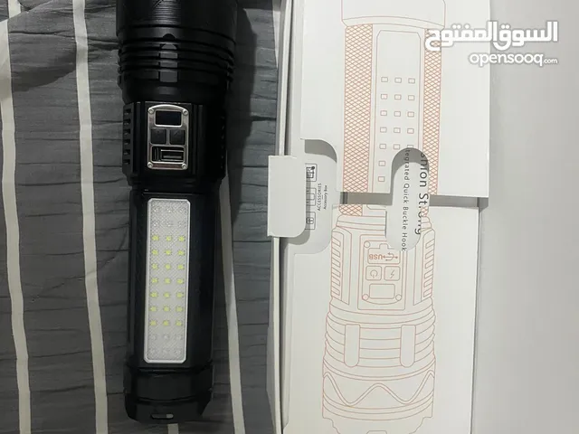كشاف يدوي قوي جدا بسعة 7800 امبير (اختبار قبل الشراء) خاصية الزوم لمسافات تزيد عن كيلو مع مستلزماته