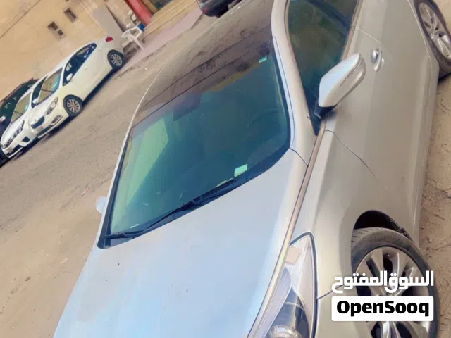 2012 هيونداي ازيرا Standard
