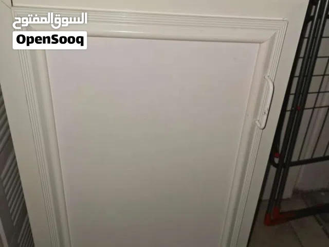 خزانة رفين و رخامة علوية