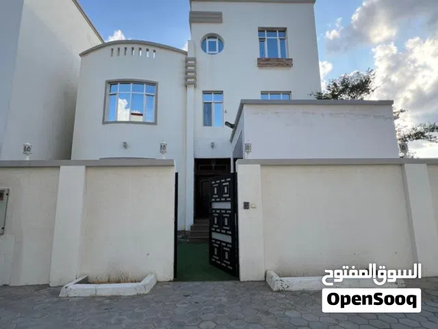 Villa for Rent in Al Khoudh 6/فيلا للايجار في الخوض 6
