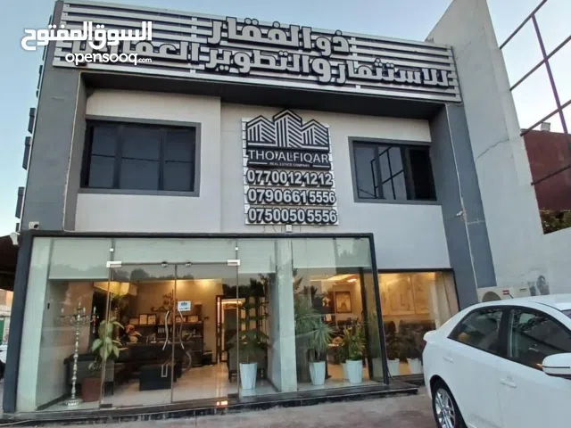 بيت قديم يعتبر قطعة ارض مساحة 433 م واجه 14ونص نزال 30 في القادسية م 606 مقابل جامع ام طبول