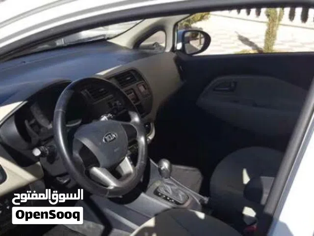 2014 كيا ريو Standard