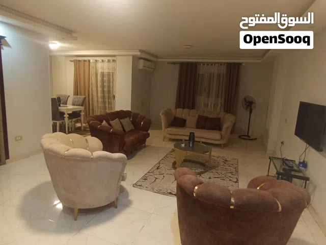 شقه للايجار مفروشه ومكيفه في المعادي قريبه من مترو المعادي ومركز العنايه بالعيون شارع دمشق