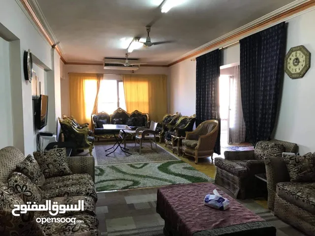 شقه المنطقه الأولى مدينه نصر للبيع