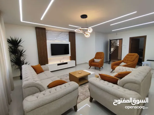 165 m2 3 Bedrooms Apartments for Rent in Ramallah and Al-Bireh Ein Musbah