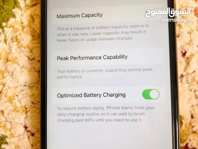 iPhone XS 256 gb 87 battery health and back camera not working