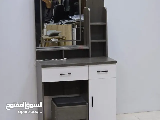brand New dressing table with mirror light delivery free