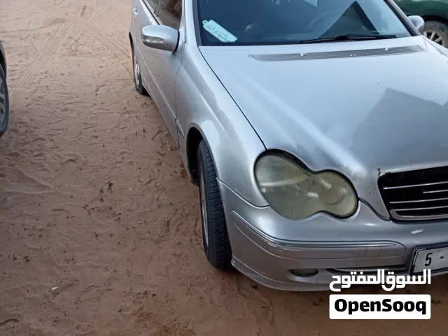 مرسيدس c200