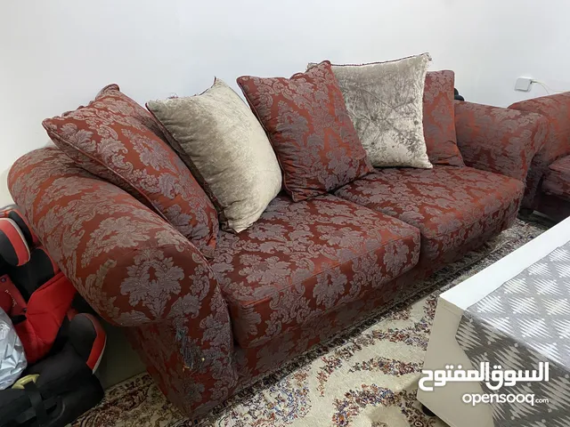 طقم كنب خمري للبيع