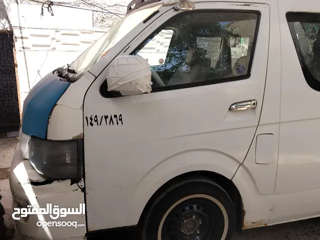 سياره جنبي عاليه سياره كامله ماناقصه شي شوفو الوصف الي جوه