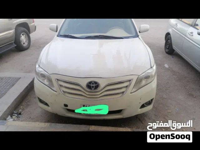 2011 تويوتا كامري Standard