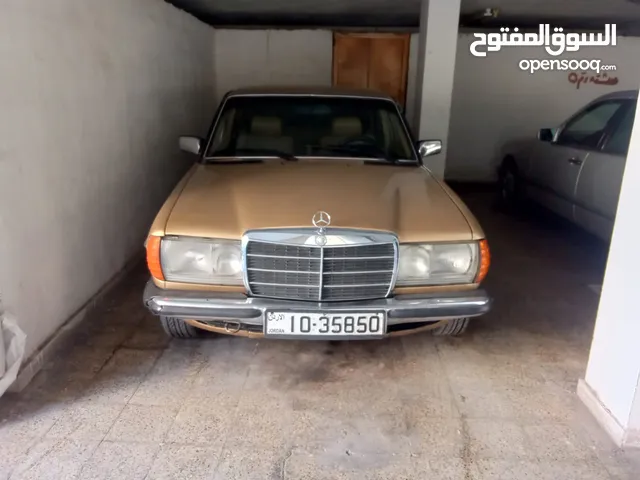 Mercedes Benz E-Class 1977 in Amman