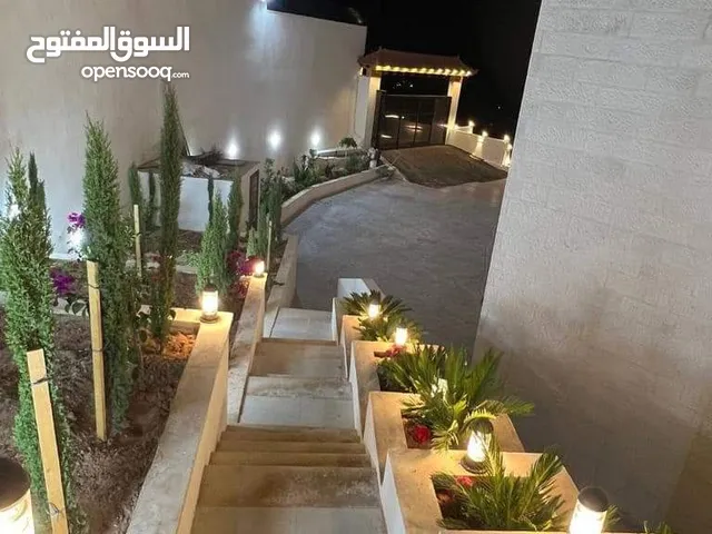 450 m2 More than 6 bedrooms Villa for Sale in Zarqa Al-Kamsha