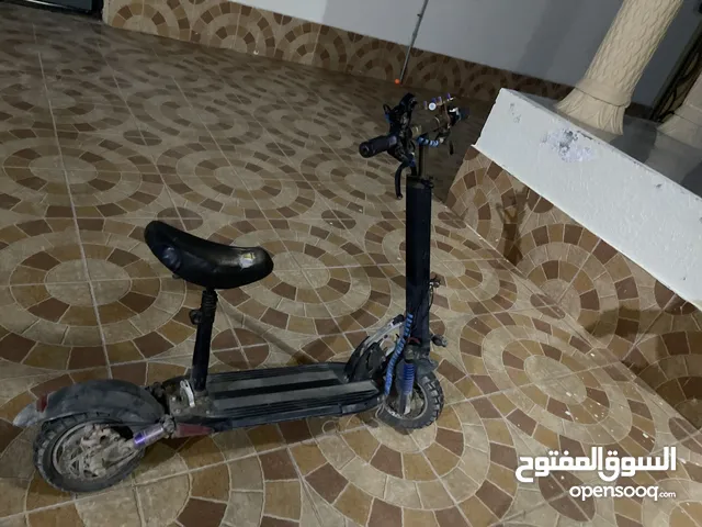 سكوتر كهربائي للبيع سرعته تقريبا 50 للبيع 50 ريال سبب البيع محتاج الفلوس