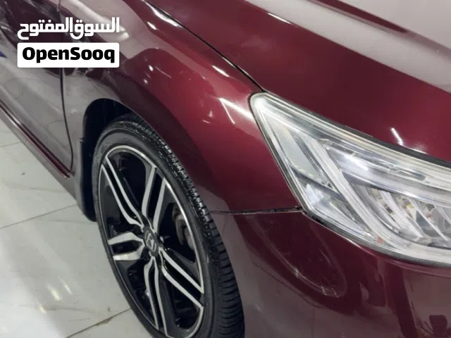 2016 هوندا اكورد Touring