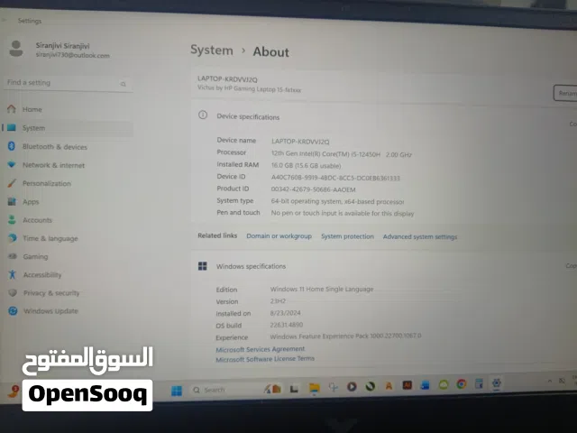 HP victus with bag and labtoptable