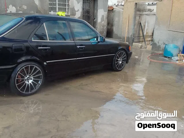 1996 مرسيدس بنز الفئة-C C 200