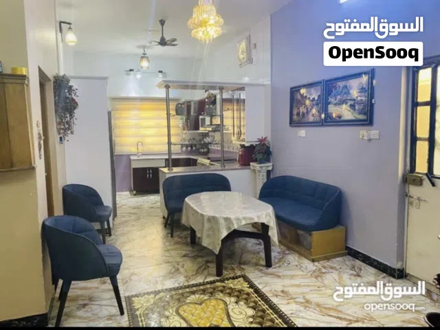 160 m2 3 Bedrooms Townhouse for Sale in Basra Baradi'yah