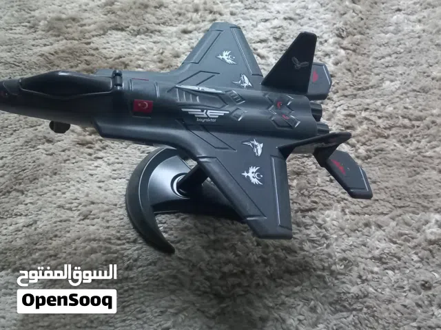 مجسم طيارات حربيه...