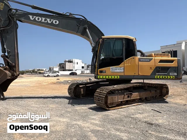 حفار فولفو 220 للايجار اليومي او الاسبوعي