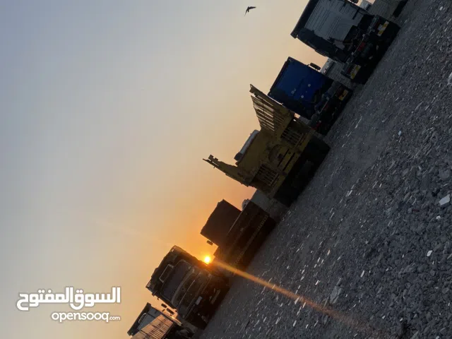 حوش محوش على شارع التسعين من جهة بوابة الميناء الشرقيه عقد بلدي مسجل بسجل عقاري مكون من اربع قطع