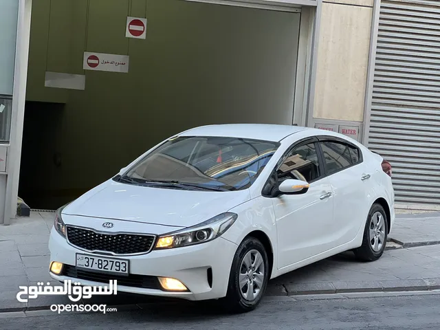 كيا سيراتو 2018 7 جيد ولا ملاحظه فل كامل عدا الفتحه