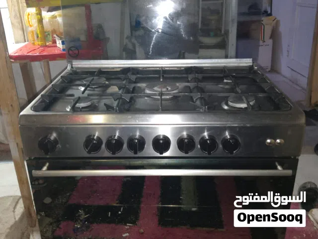 للبيع طباخه نظيف شغال اموره طيبه