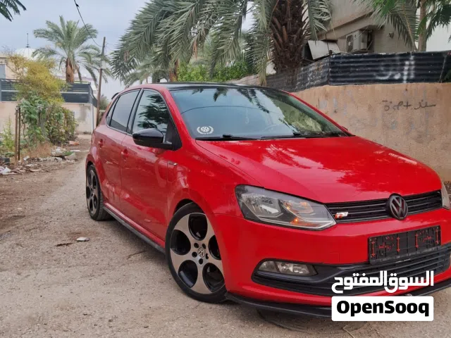 2017 فولكسفاغن بولو Standard