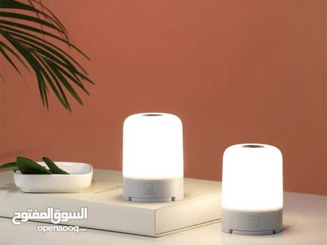 ضد الماء وضد الكسر  ويشحن أجهزتك وإنارة قوية و يضيء عتمة المكان حتى في أصعب الظروف