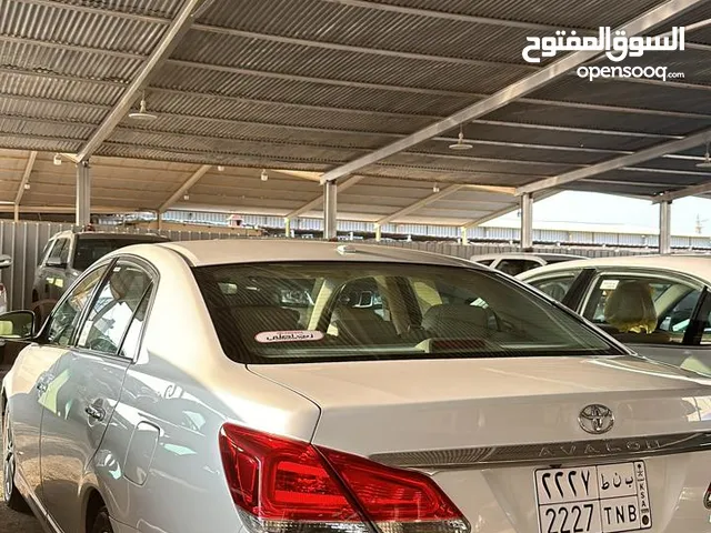 Used Toyota Avalon in Dammam