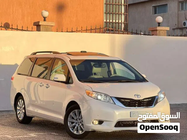 Used Toyota Sienna in Gharyan