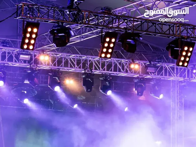 معدات اضاءة و تراسات و صوتيات و شاشات دعائية و أجهزة ليزر