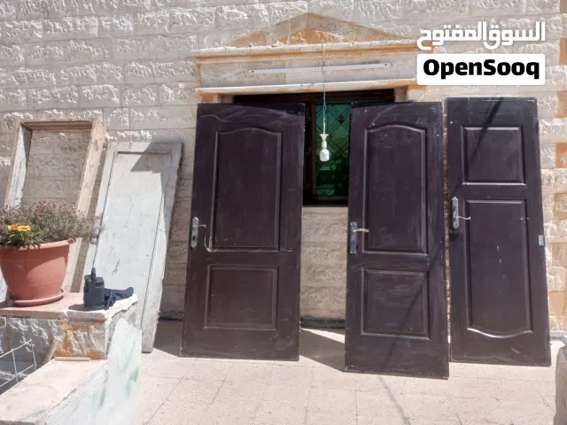 ابواب خشب ثقيل..