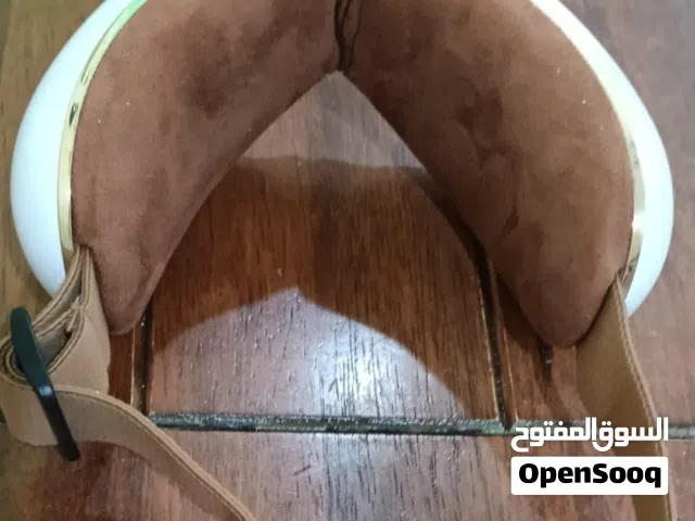 للبيع عدد2 مساج للرقبه والاكتاف ومساج اخر للعيون والراس