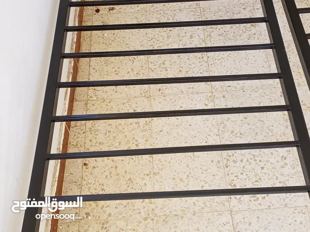 تخت للبيع ...
