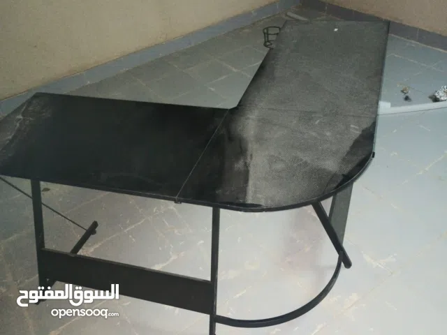 طاولة زاوية