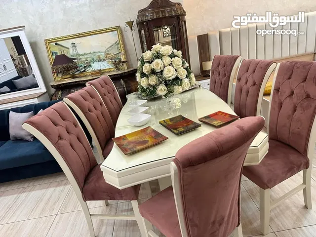 طاولة سفرة مكونه من 8 كراسي