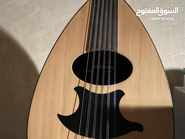 عود مصري صناعة محمود داغر بحالة ممتازة