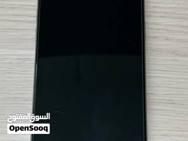 15 بروماكس للبدل مع 15 برو