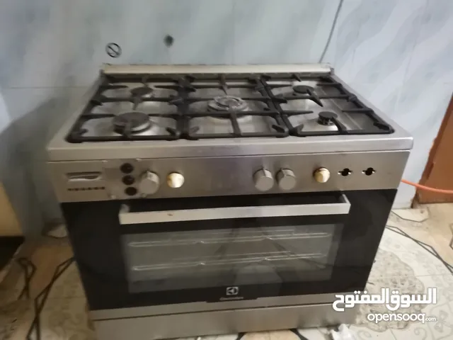 Good condation five burner oven