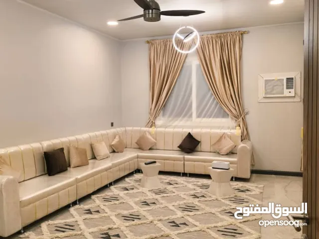 170 m2 4 Bedrooms Apartments for Rent in Aden Other