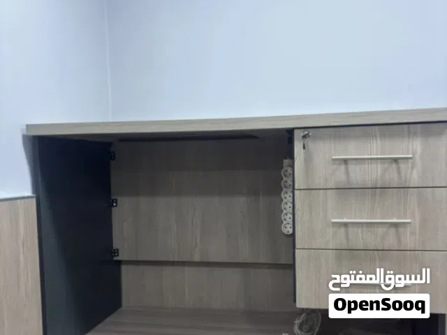 اثبات مكتب مستعمل بحاله ممتازه