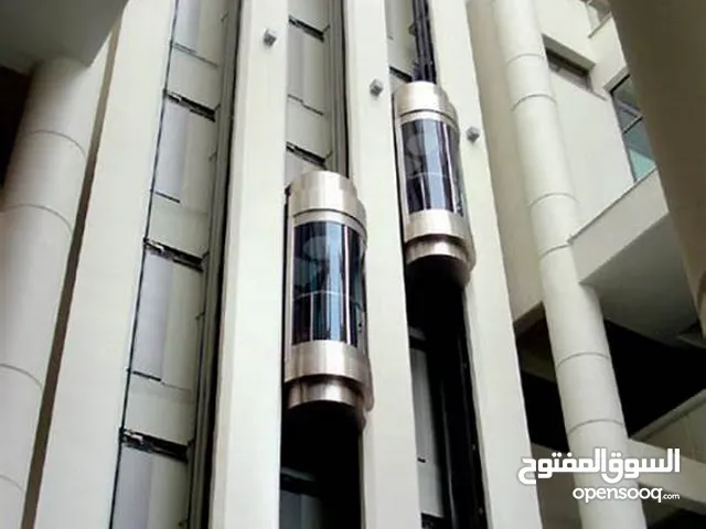 مبني مجهز للبيع مقام عليها 2 مباني :3 طوابق تصميم صالات في بني عاشور S2053.
