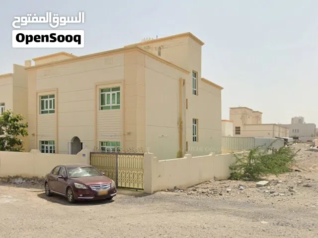 للبيع فيلا طابقين بالعامرات السادسة من المالك مباشرة