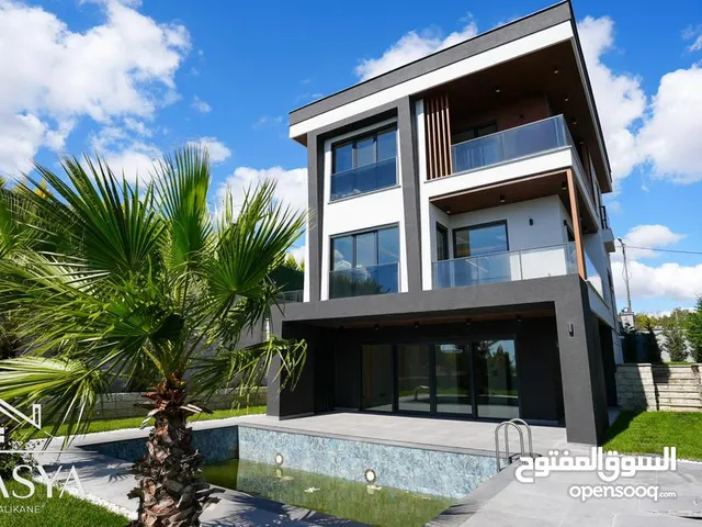 فيلا فاخرة بإطلالة بحرية رائعة في بيوك شكمجة إسطنبول