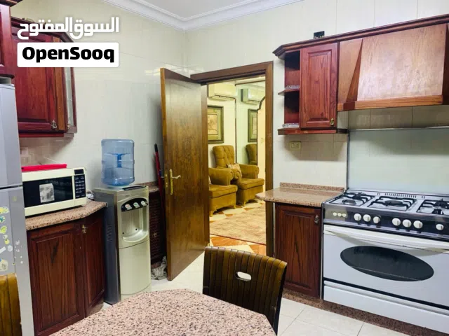 شقة مفروشه مميزه للإيجار في الشميساني بجانب فندق تايكي