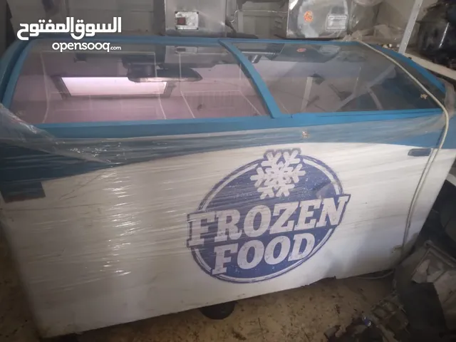 ثلاجات وفريزرات وماكنات فرم ومولدات وغاز مع فرن