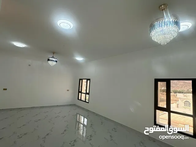 290 m2 4 Bedrooms Townhouse for Sale in Al Dakhiliya Bidbid